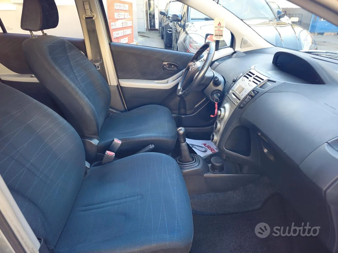 Toyota Yaris 2007 photo 2
