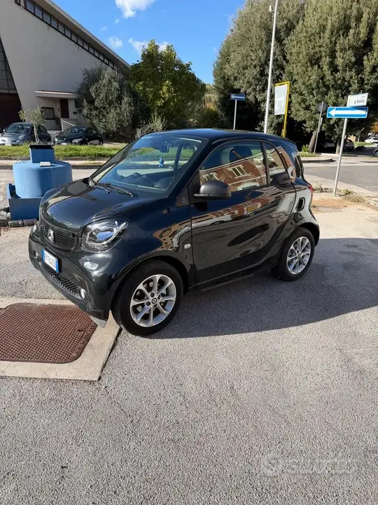 Smart Fortwo 2019 photo 2