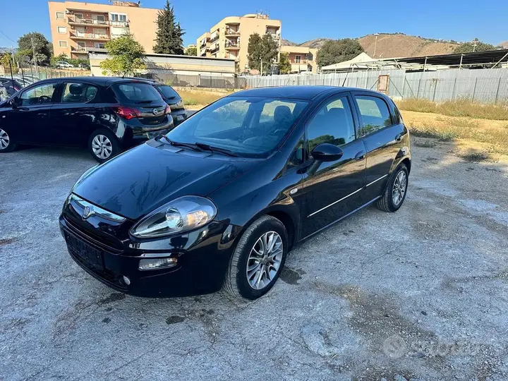 Fiat Punto Evo 2011 photo 2