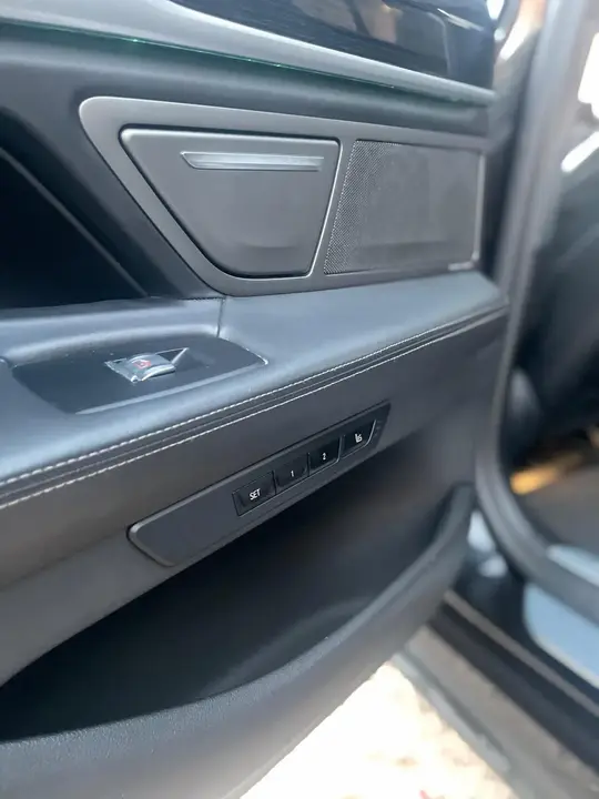 BMW 7 Series 2019 photo 4
