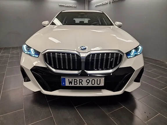BMW I5 2025 photo 2