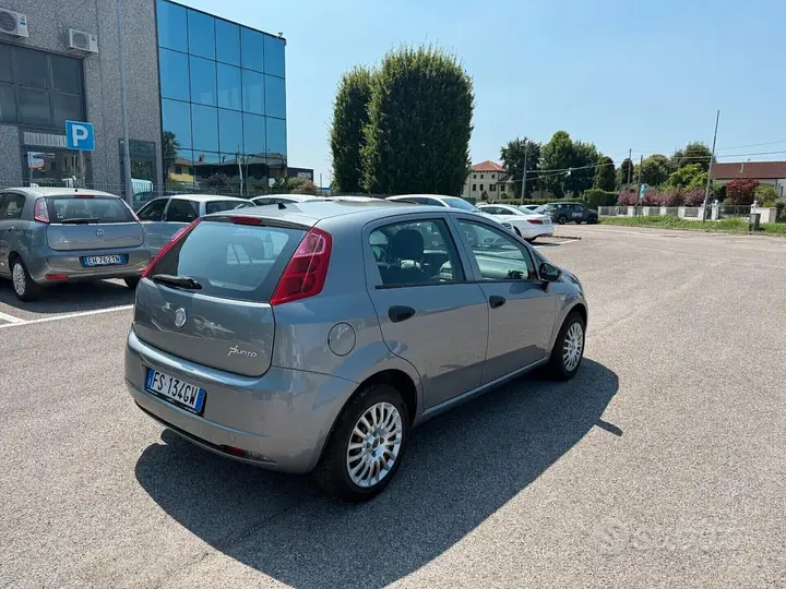Fiat Punto 2012 photo 3