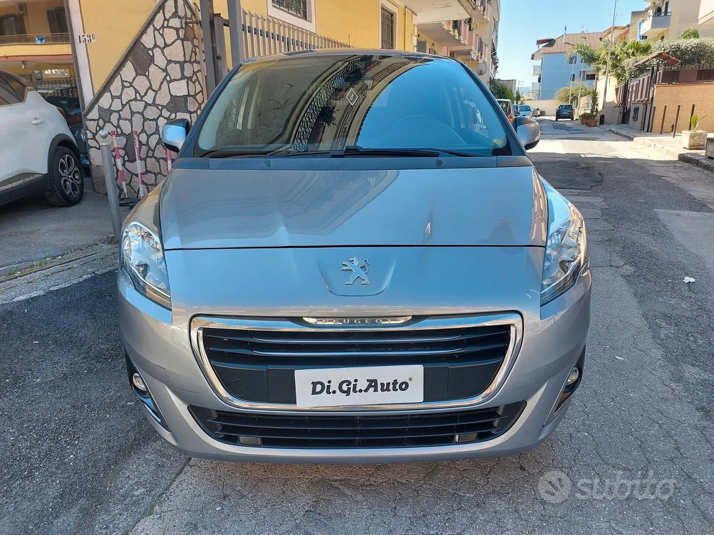 Peugeot 5008 2015 photo 2