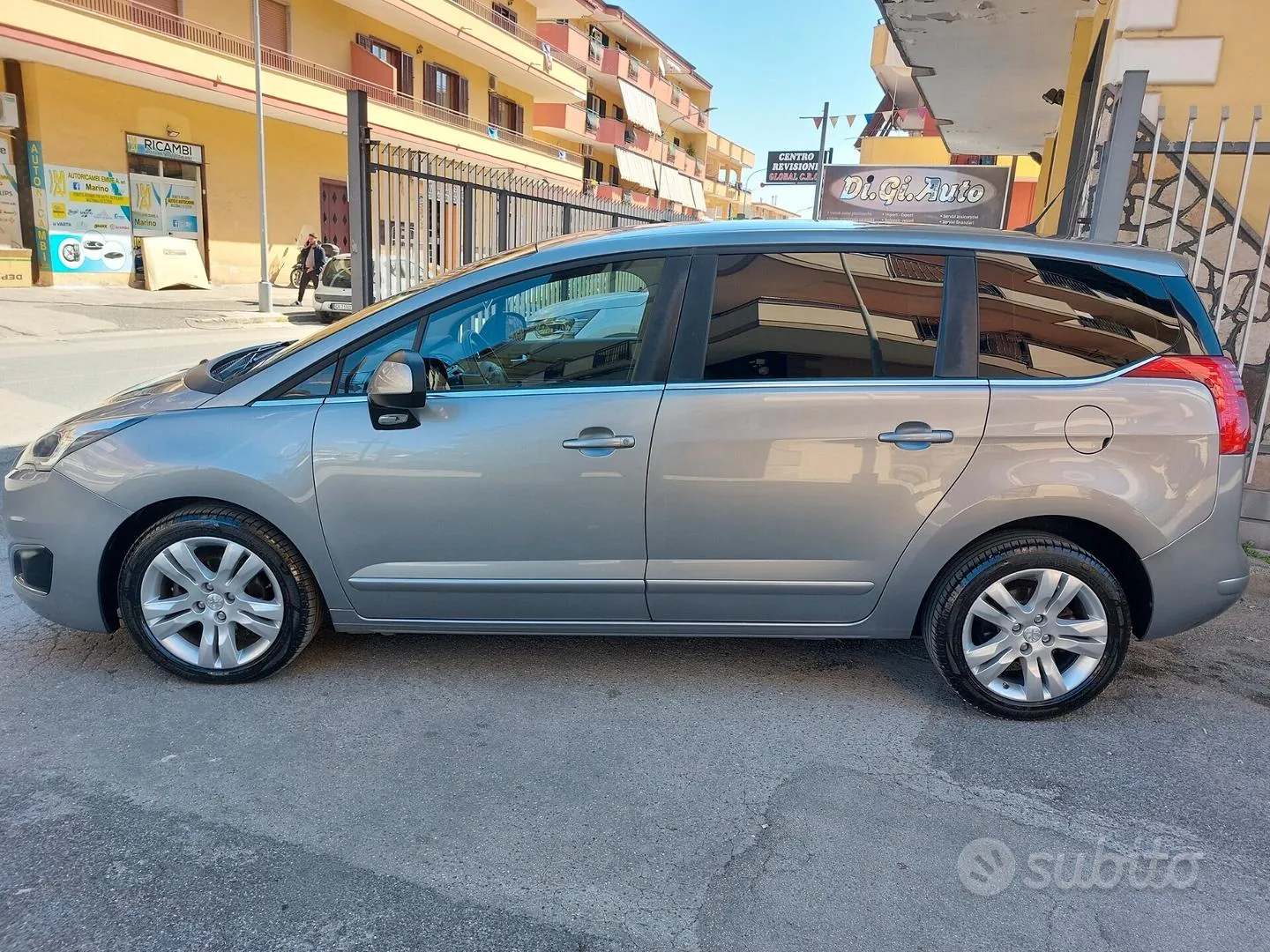 Peugeot 5008 2015 photo 4