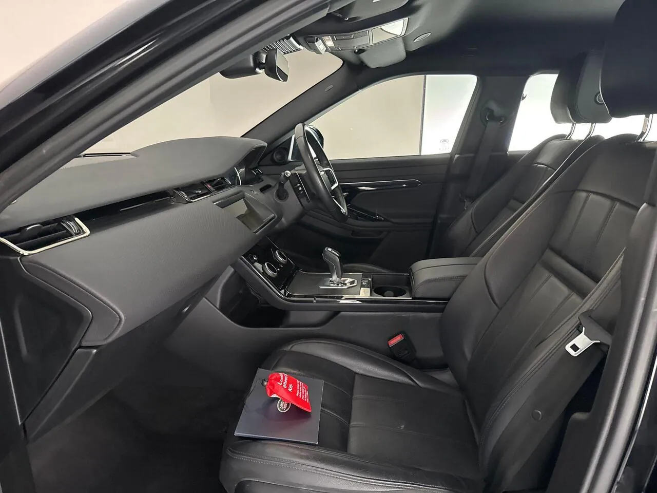 Land Rover Range Rover Evoque 2023 photo 4