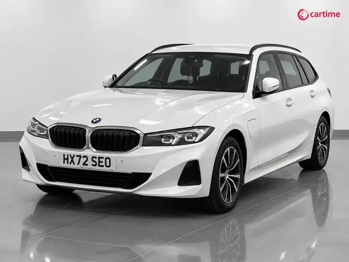 BMW 3 Series 2023 photo 4