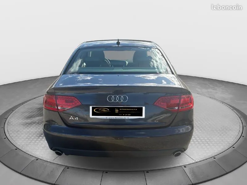 Audi A4 2010 photo 4