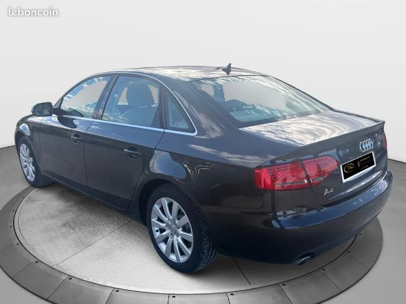 Audi A4 2010 photo 5