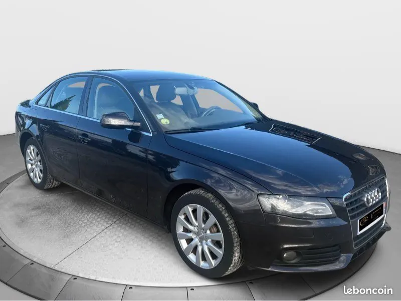 Audi A4 2010 photo 2