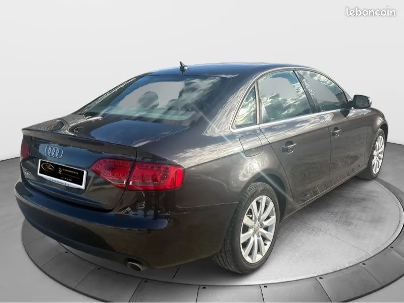 Audi A4 2010 photo 3