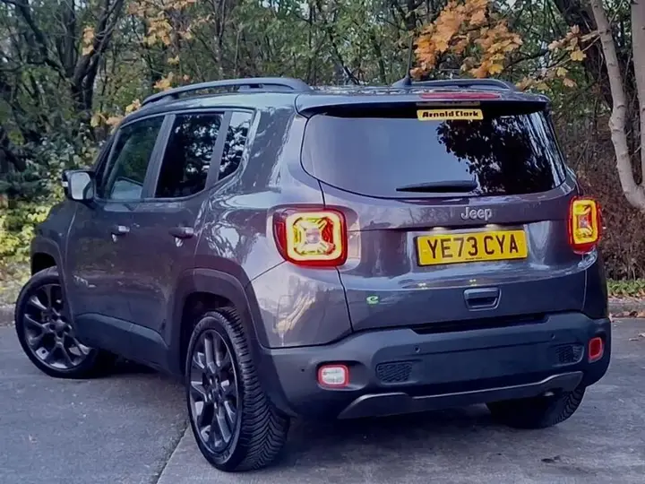Jeep Renegade 2023 photo 2