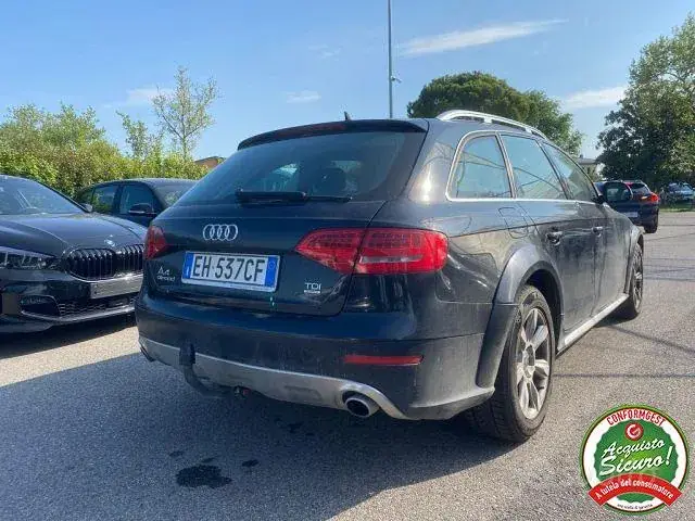 Audi A4 Allroad 2011 photo 2