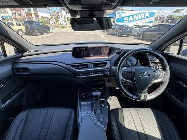 Lexus Ux250H F-Sport 2019 photo 2