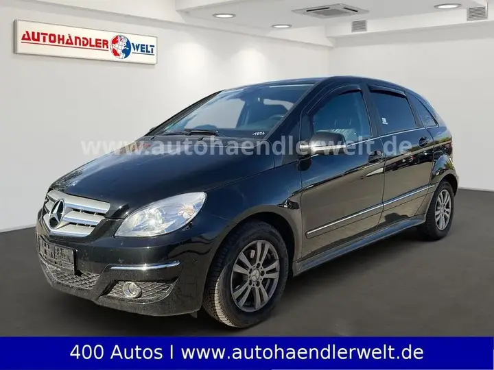 Mercedes-Benz B180
