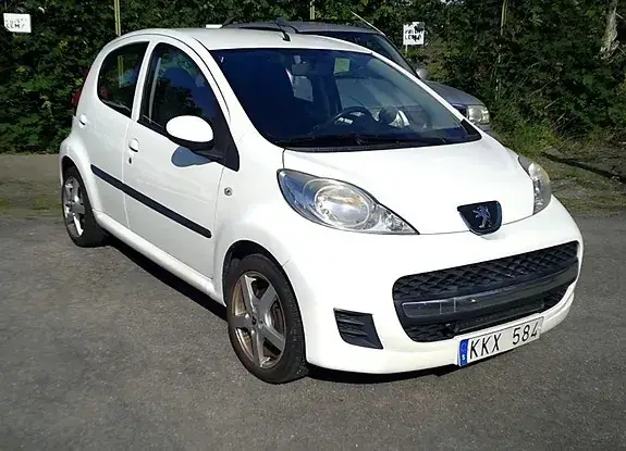 Peugeot 107 2012 photo 2