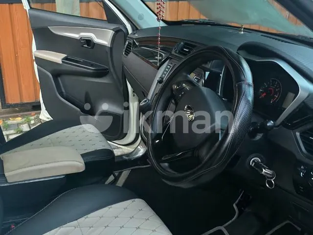 Mahindra Kuv 100 2021 photo 2
