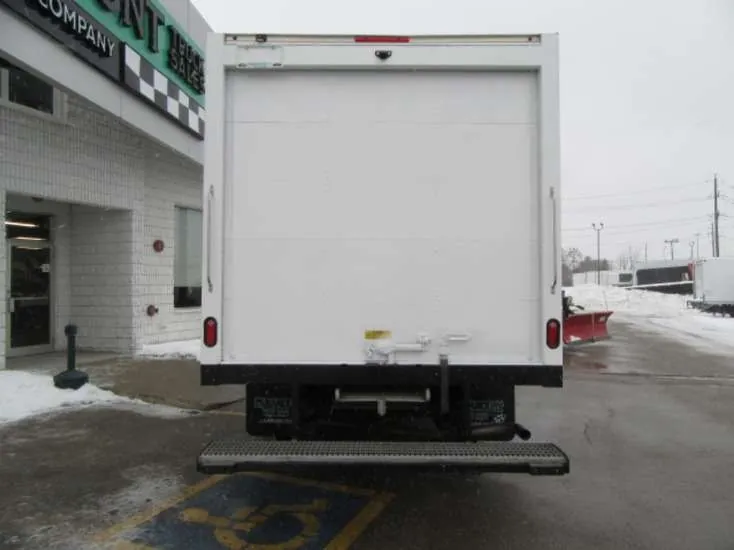 GMC Savana 3500 2023 photo 4
