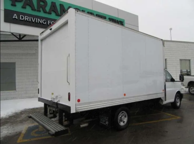 GMC Savana 3500 2023 photo 3