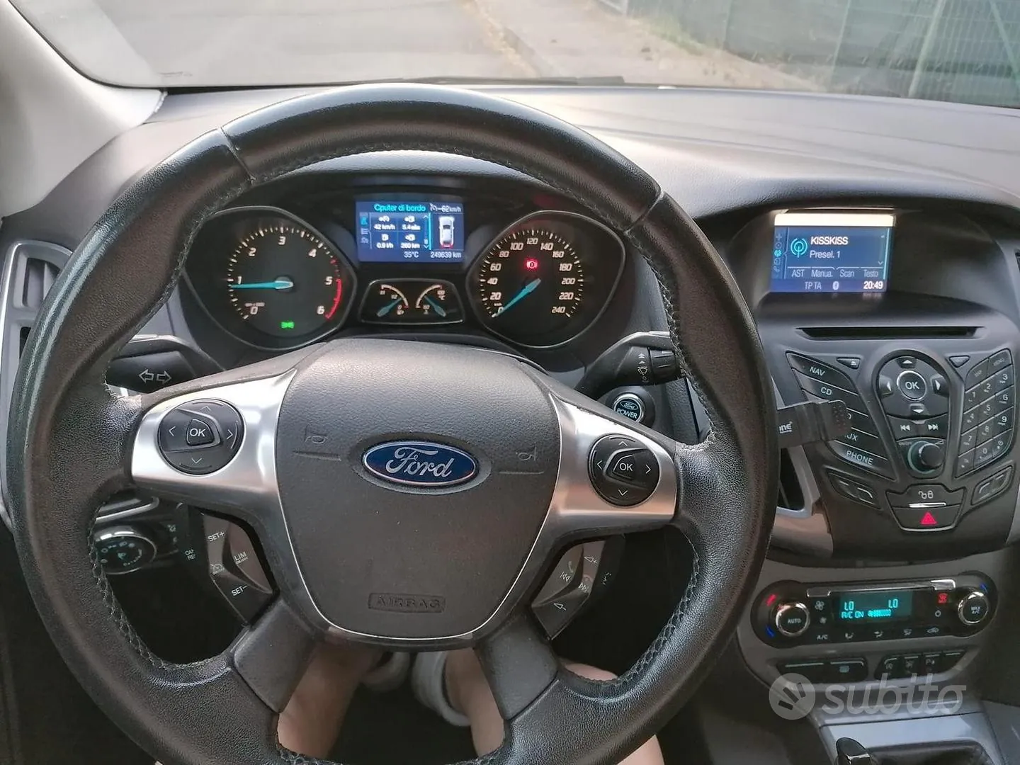 Ford Focus 2012 photo 4