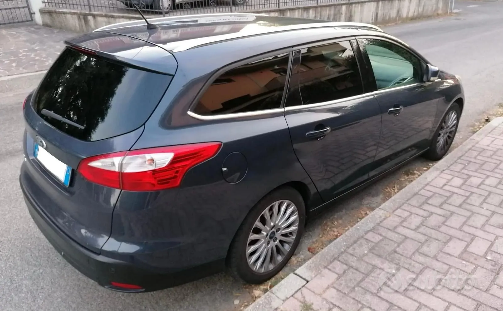 Ford Focus 2012 photo 2