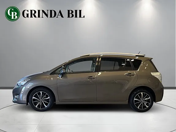 Toyota Verso 2017 photo 2