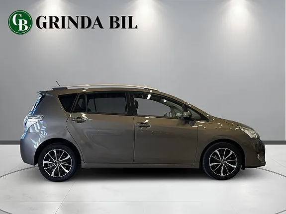 Toyota Verso 2017 photo 4
