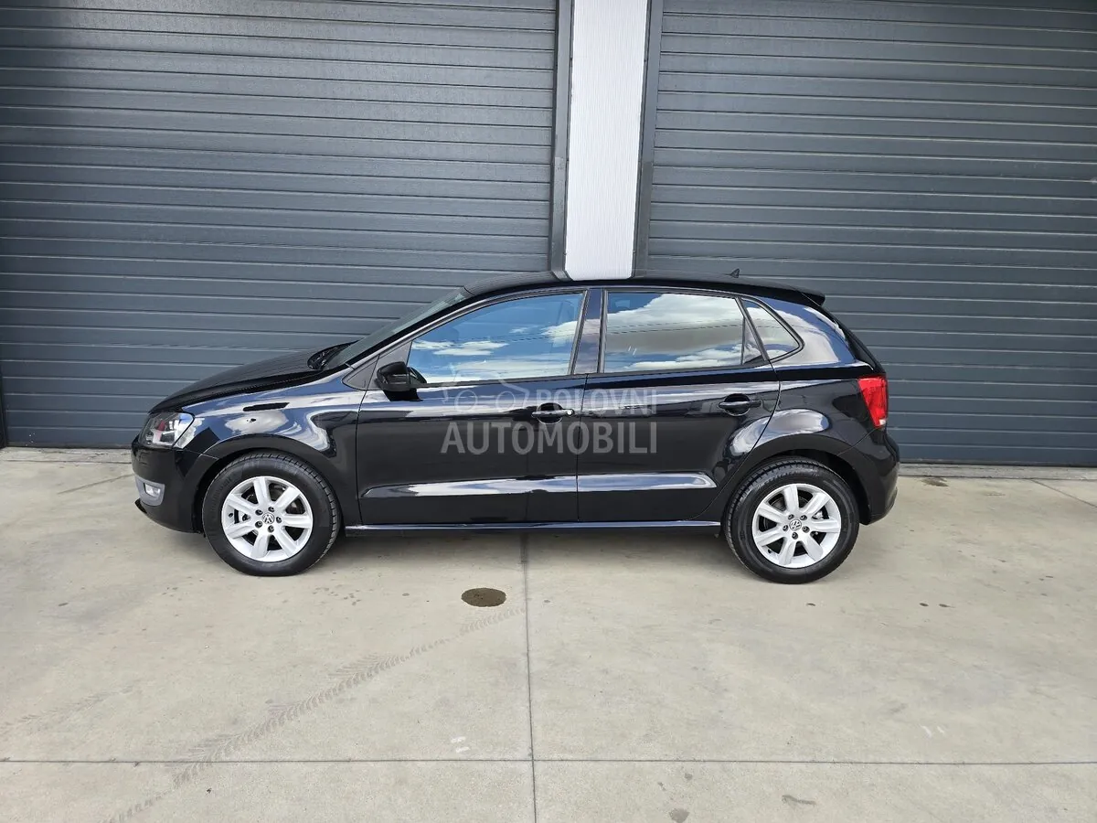 Volkswagen Polo 2011 photo 2