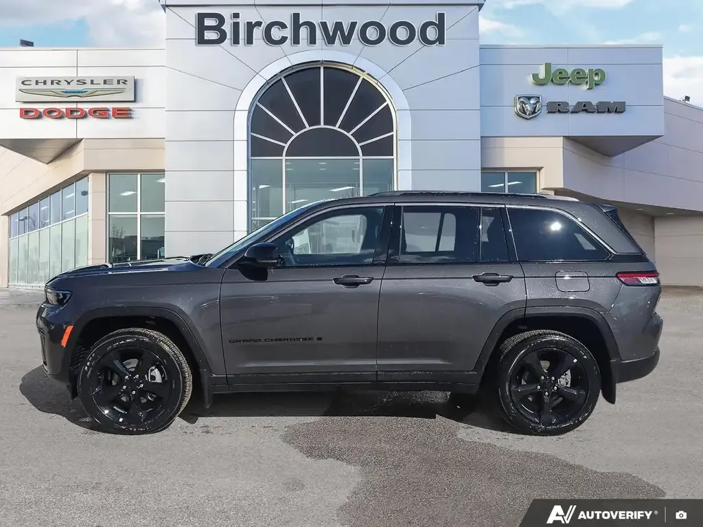 Jeep Grand Cherokee 2026 photo 4