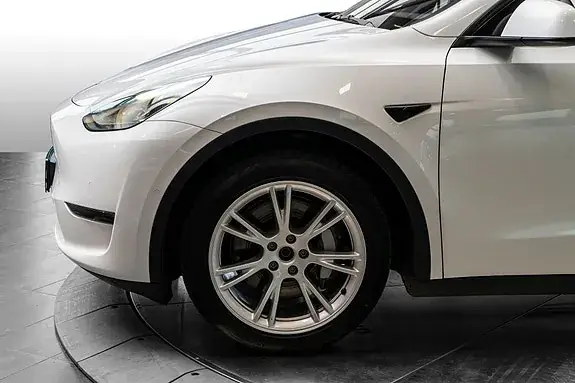 Tesla Model Y 2022 photo 4