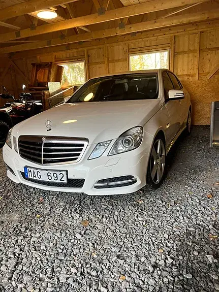Mercedes-Benz E 220 2012 photo 2