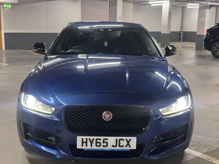 Jaguar Xe 2015 photo 2