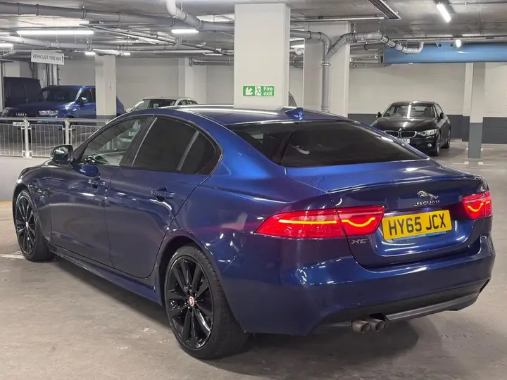 Jaguar Xe 2015 photo 4