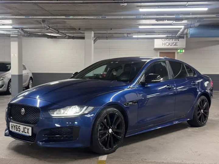 Jaguar Xe 2015 photo 3