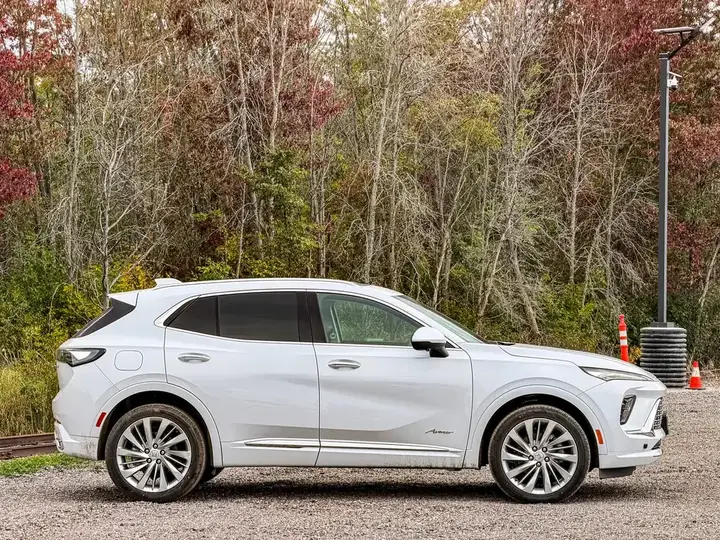 Buick Envision 2026 photo 5