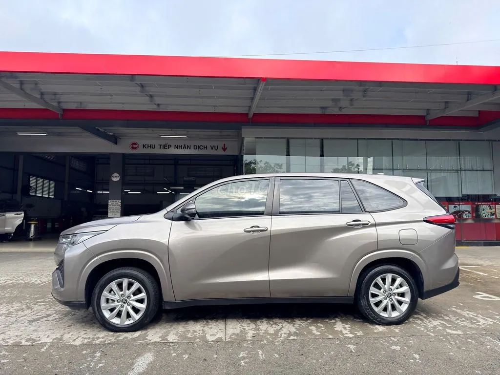 Toyota Innova Cross 2024 photo 3