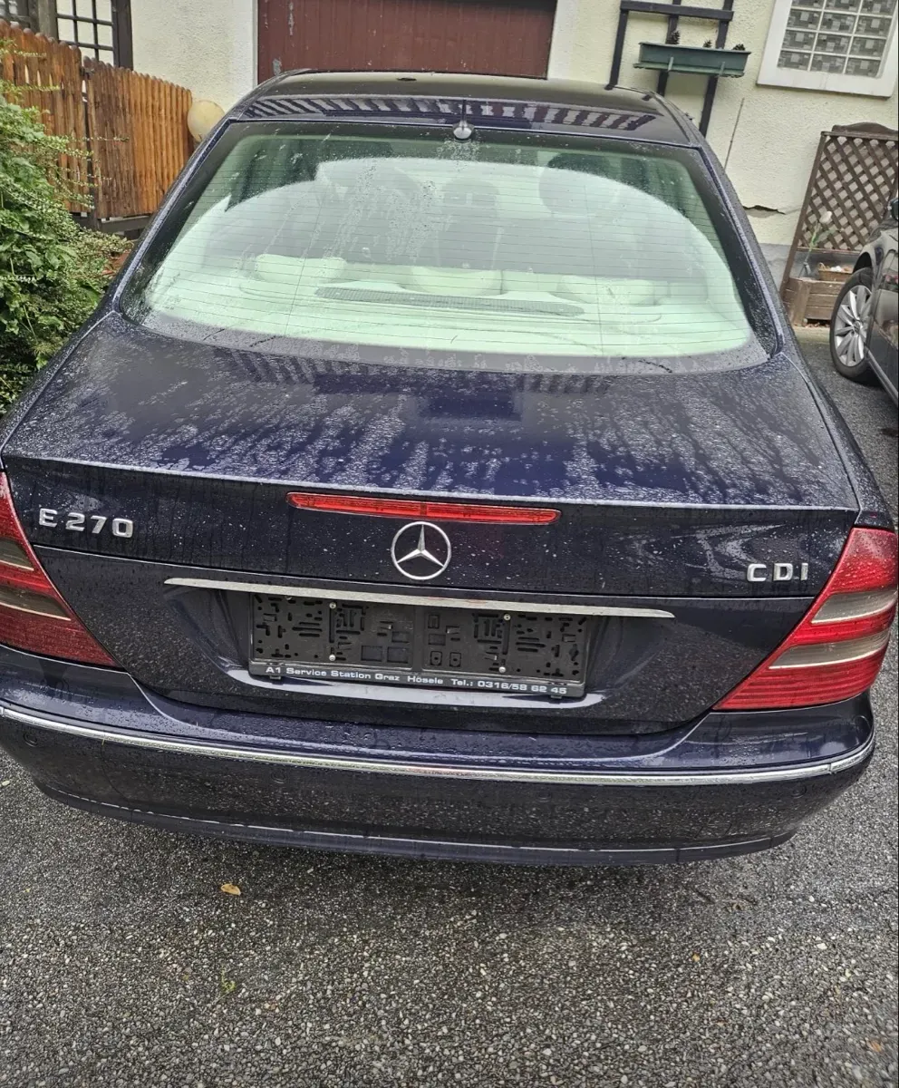 Mercedes-Benz E-Class 2002 photo 2