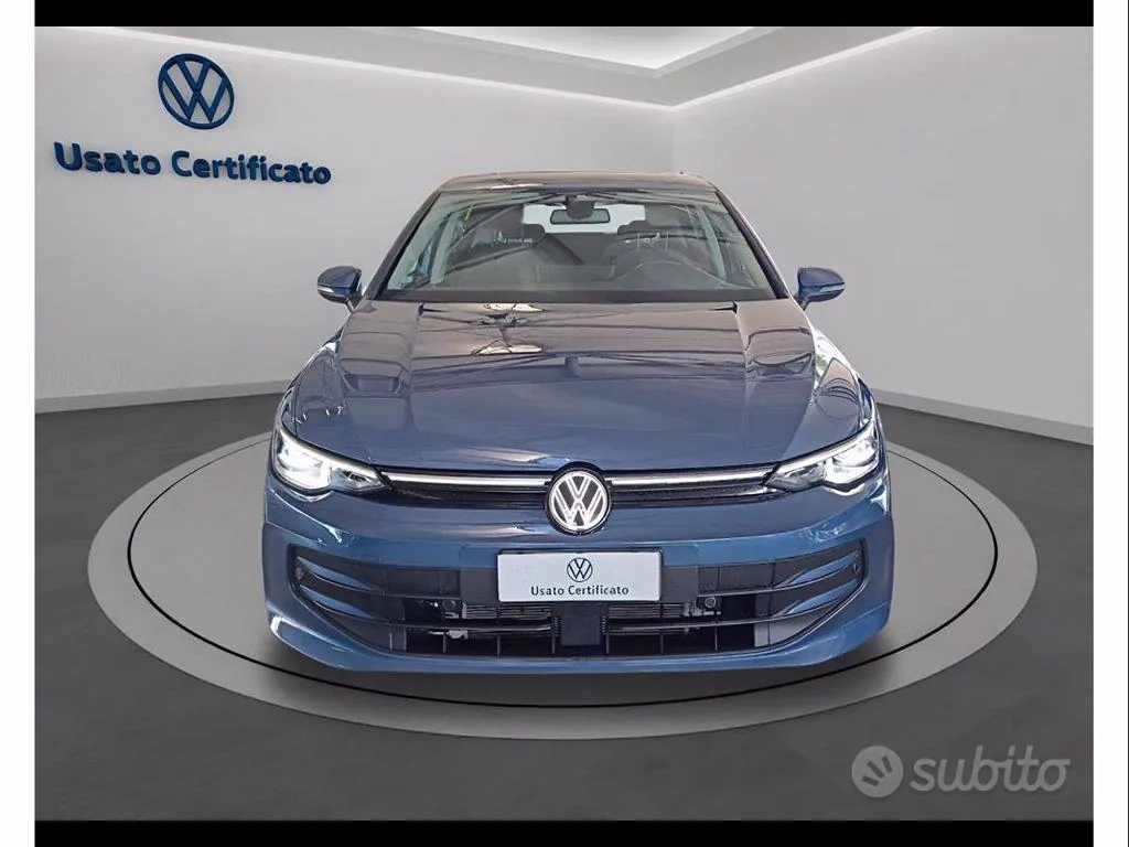 Volkswagen Golf 2024 photo 2