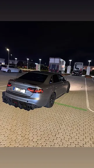 Audi A4 2010 photo 2