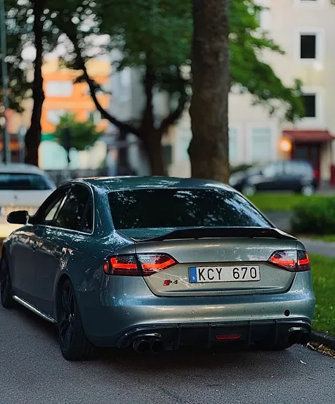 Audi A4 2010 photo 5