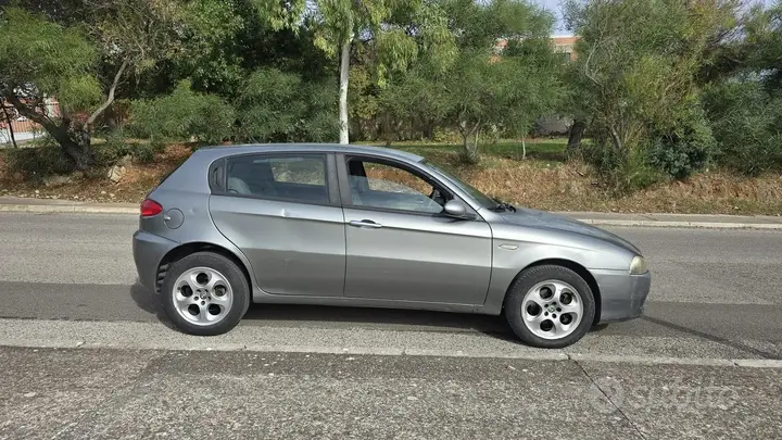 Alfa Romeo 147 2007 photo 2