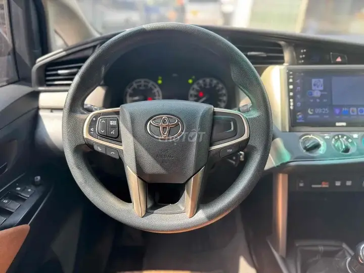 Toyota Innova 2018 photo 5