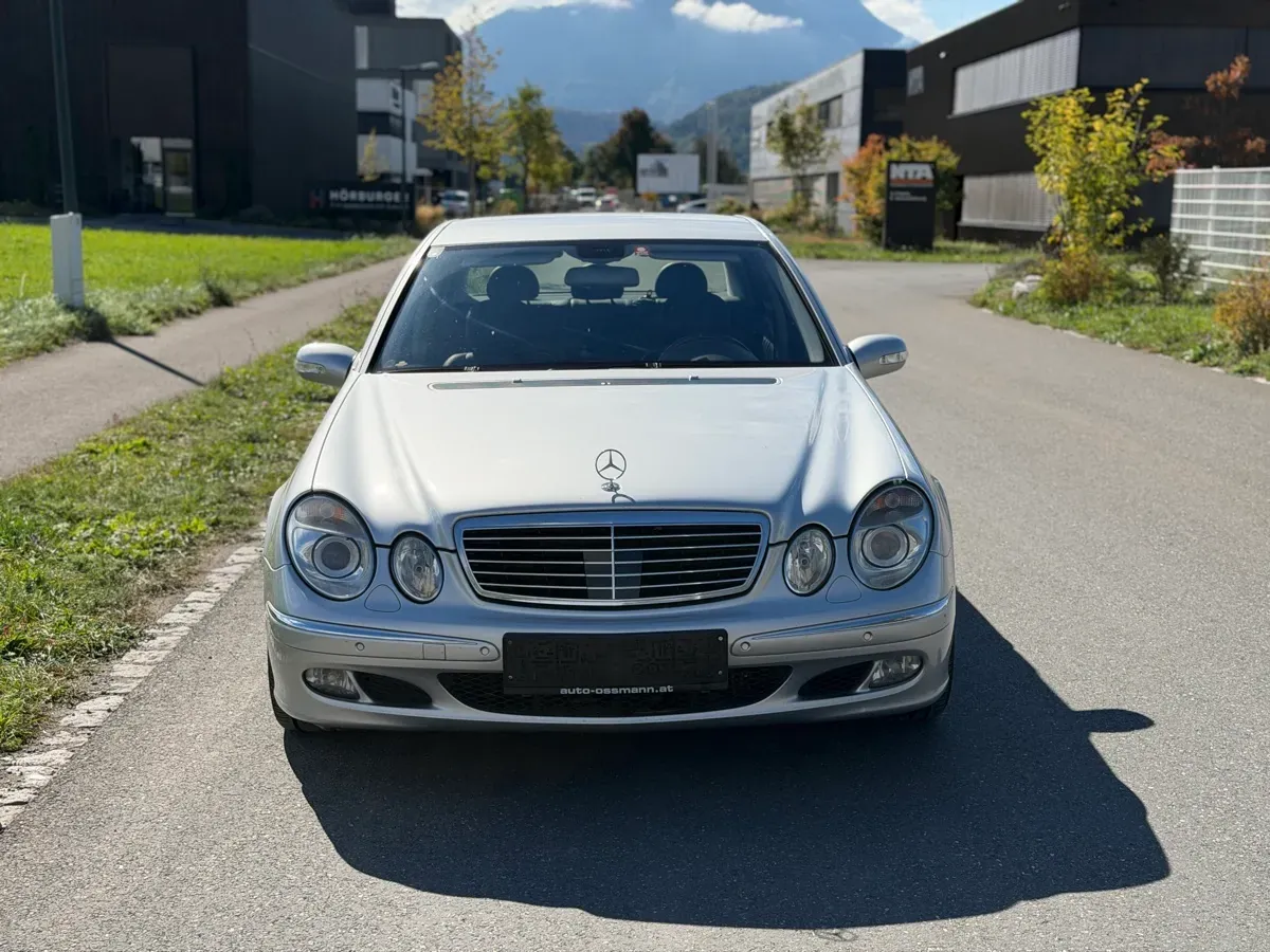 Mercedes-Benz E-Class 2005 photo 2