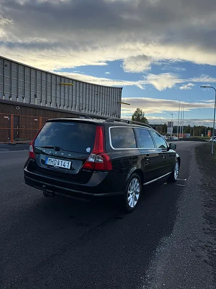 Volvo V70 2012 photo 4