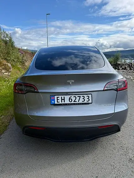 Tesla Model Y 2024 photo 5