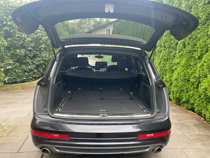 Audi Q7 2012 photo 3