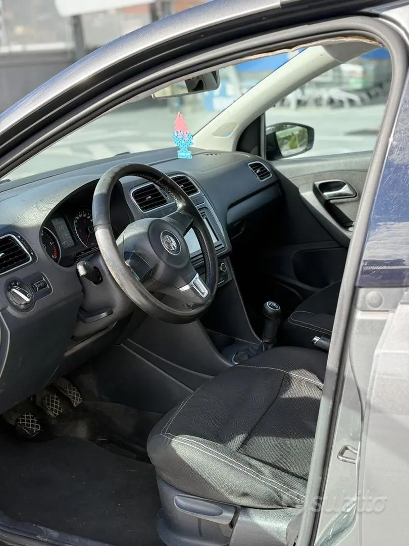 Volkswagen Polo 2010 photo 5