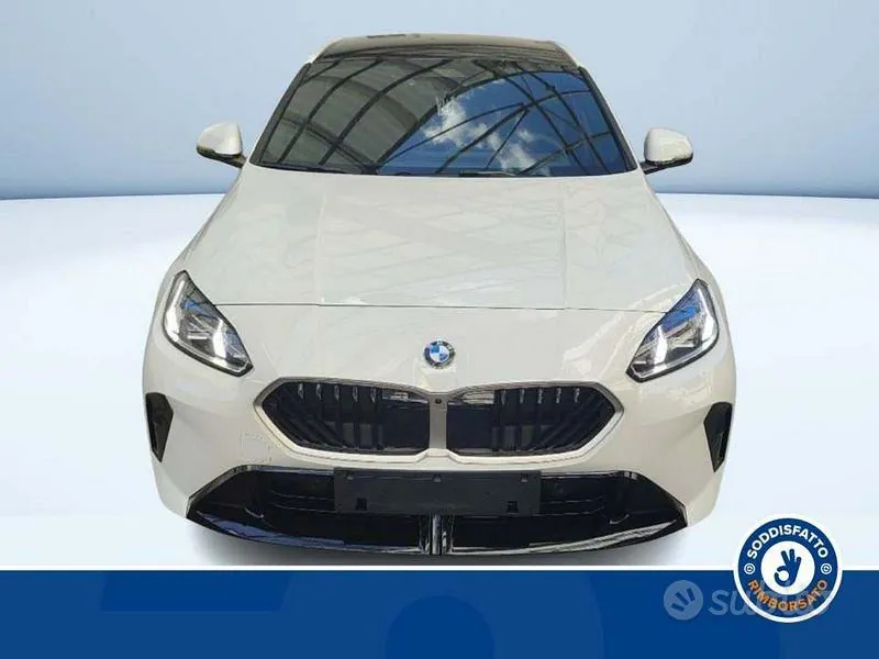 BMW 1 Series 2025 photo 3