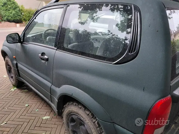 Suzuki Grand Vitara 2001 photo 4