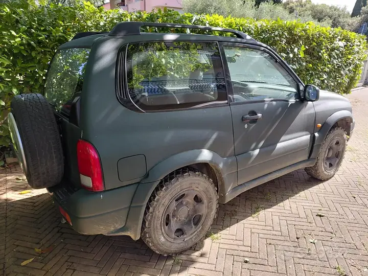 Suzuki Grand Vitara 2001 photo 2