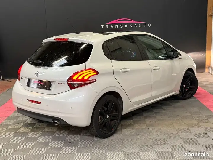 Peugeot 208 2019 photo 5